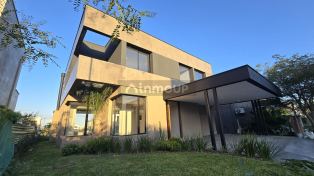 Yerba Buena Casa  en venta en Barrio Privado Alto Verde 3