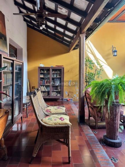 S.M. de Tucumán Alquiler Comercial de Casa en Barrio Norte - Catamarca 800