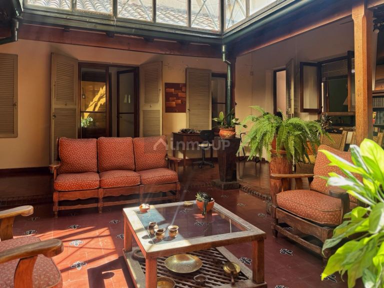 S.M. de Tucumán Alquiler Comercial de Casa en Barrio Norte - Catamarca 800