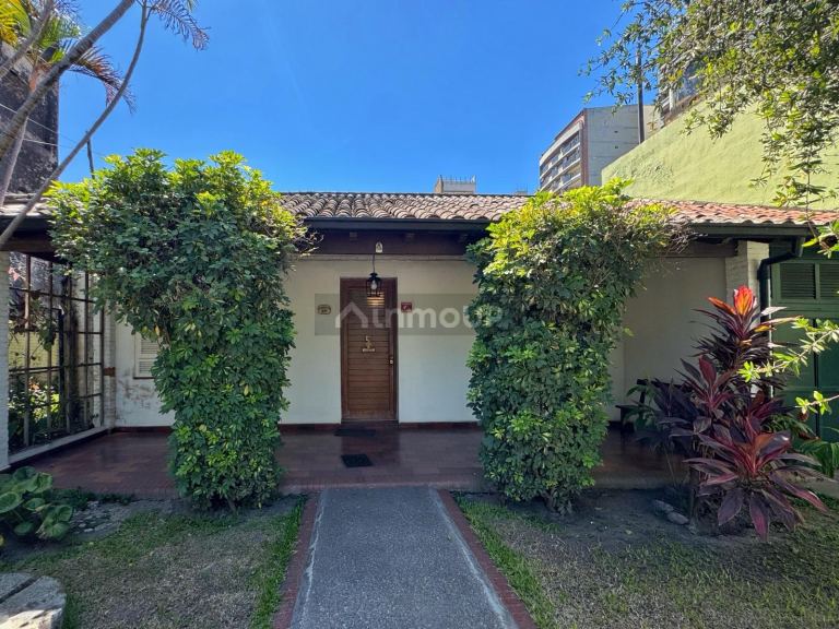 S.M. de Tucumán Alquiler Comercial de Casa en Barrio Norte - Catamarca 800