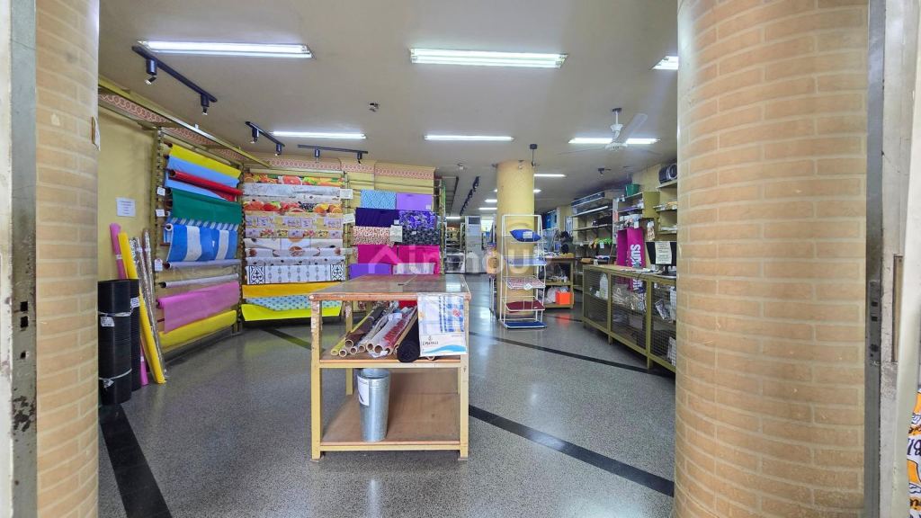 S.M. de Tucumán Excepcional Local Comercial en Alquiler en Pleno Microcentro - Muñecas al 300