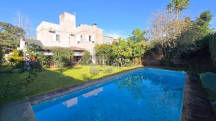 Yerba Buena Excelente Casa esquina en calle La Rioja y Los Narajos a metros de Solano Vera al 1100