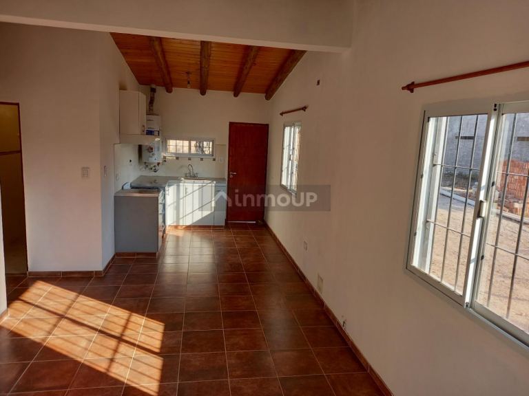 Casa en Alquiler en Maipu, Mendoza - $ 800.000 | Inmoup - 2