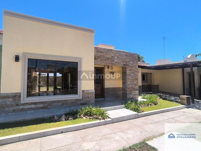 Casa en Alquiler en Maipu, Mendoza