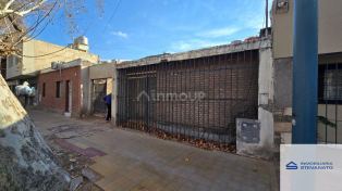 Capital Rioja 1982, Ciudad de Mendoza, Mendoza, Argentina