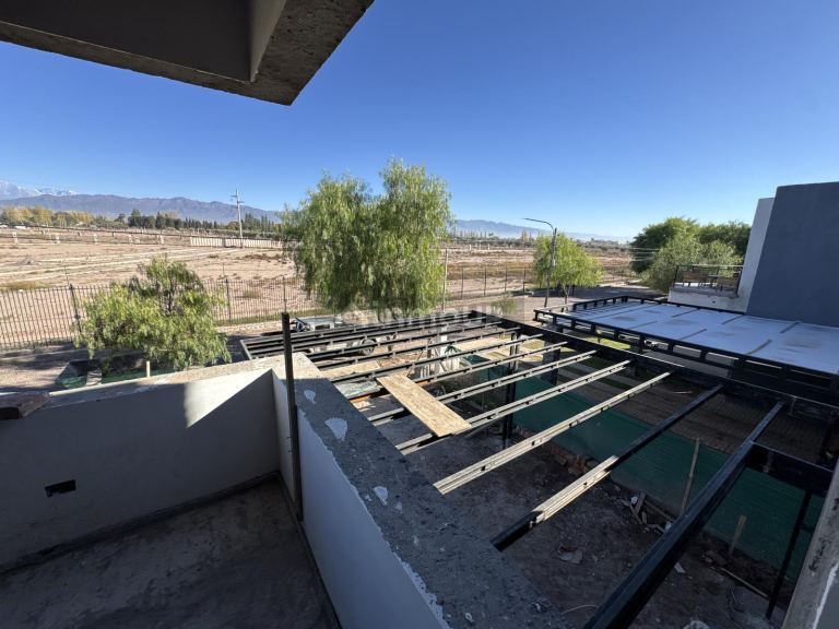 Casa en Venta en Lujan de Cuyo, Mendoza - USD 360.000 | Inmoup - 11