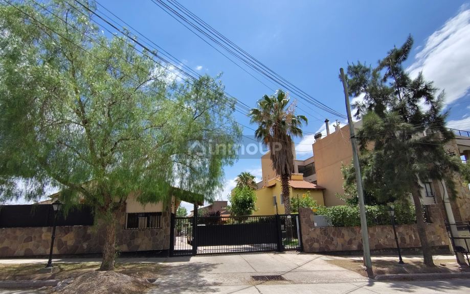 Casa en Alquiler en Capital, Mendoza