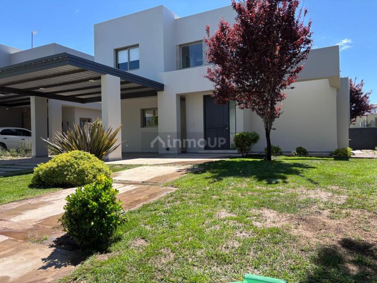 Casa en Alquiler en Lujan de Cuyo, Mendoza