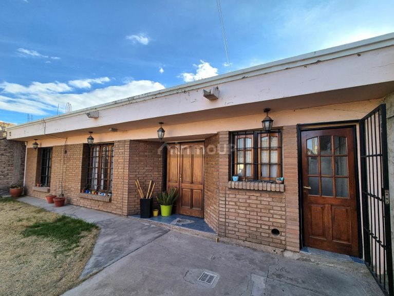 Casa en Venta en Guaymallen, Mendoza