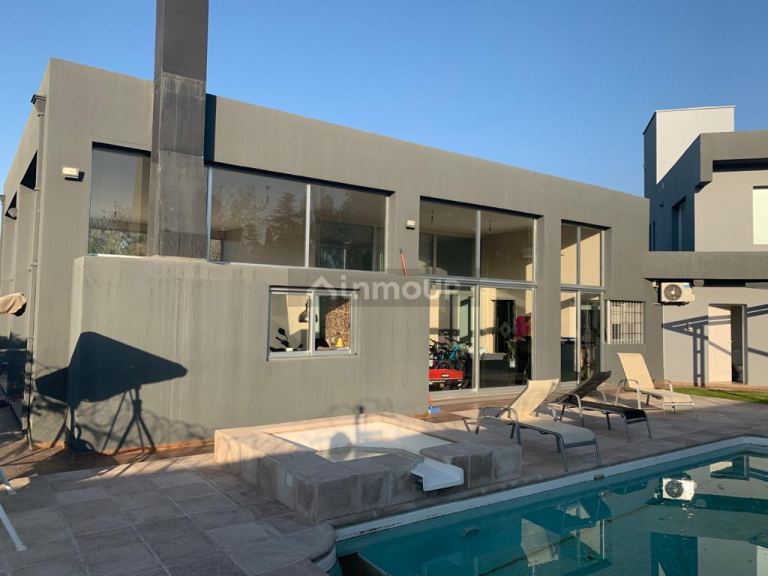 Casa en Venta en Juana Koslay, San Luis