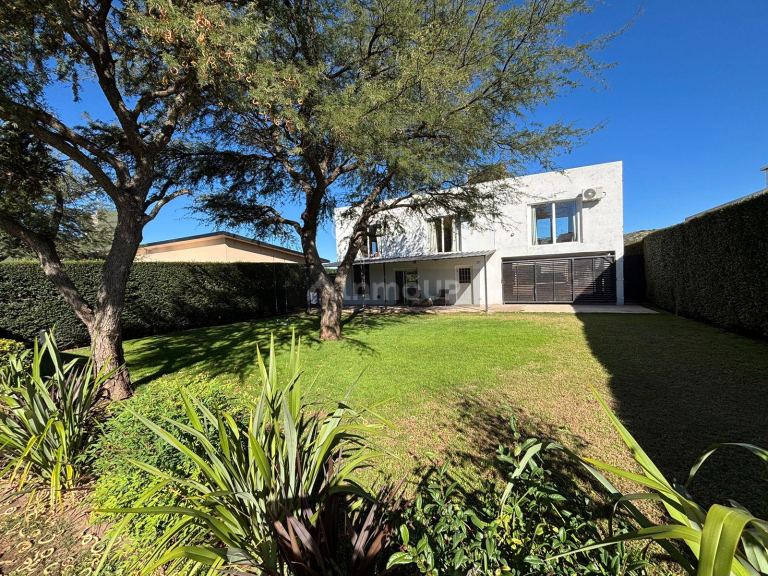 Casa en Venta en Juana Koslay, San Luis