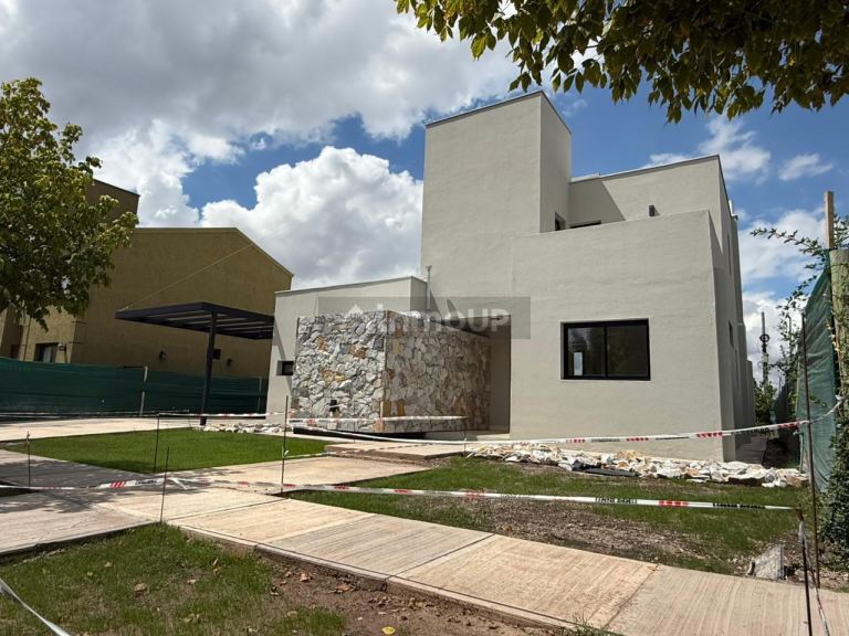 Casa en Venta en Guaymallen, Mendoza