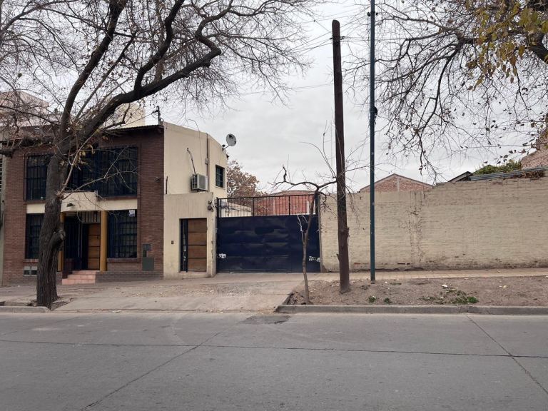 Galpon en Alquiler en Capital, Mendoza