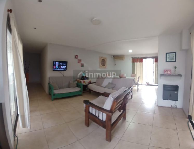 Lujan de Cuyo calle La Plata manzana H  casa 8